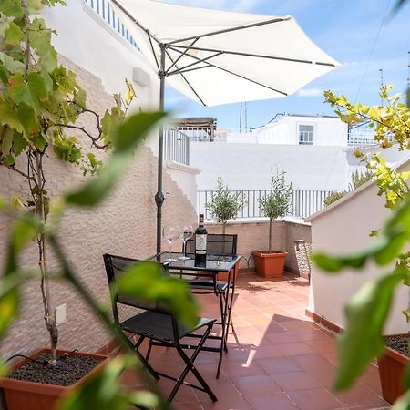 Wineart House, Terracielo Indipendente Nel Centro Di Monopoli Apartment Luaran gambar