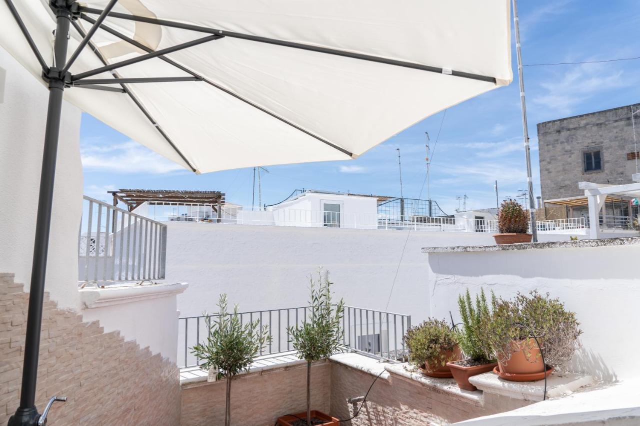 Wineart House, Terracielo Indipendente Nel Centro Di Monopoli Apartment Luaran gambar