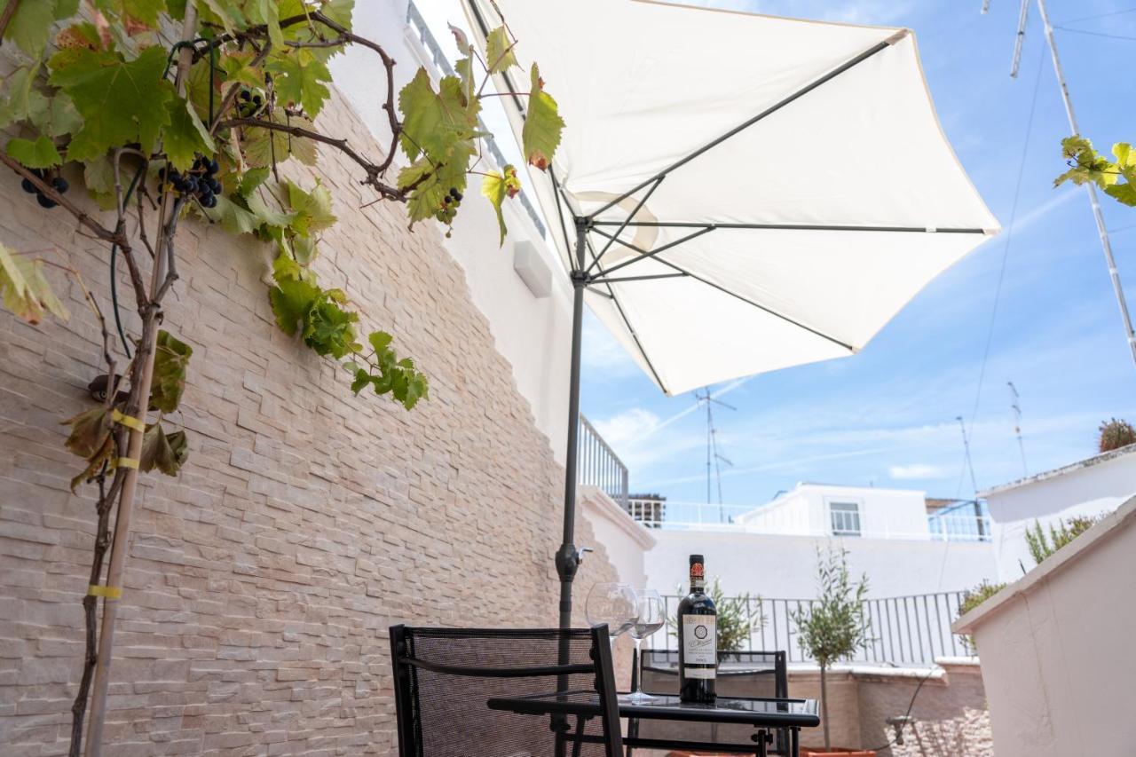 Wineart House, Terracielo Indipendente Nel Centro Di Monopoli Apartment Luaran gambar