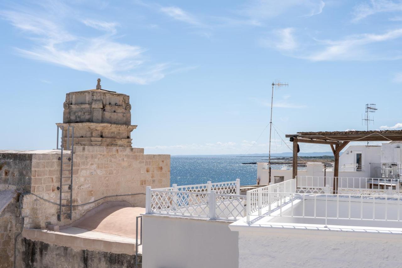 Wineart House, Terracielo Indipendente Nel Centro Di Monopoli Apartment Luaran gambar