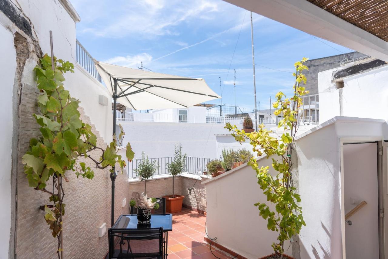 Wineart House, Terracielo Indipendente Nel Centro Di Monopoli Apartment Luaran gambar